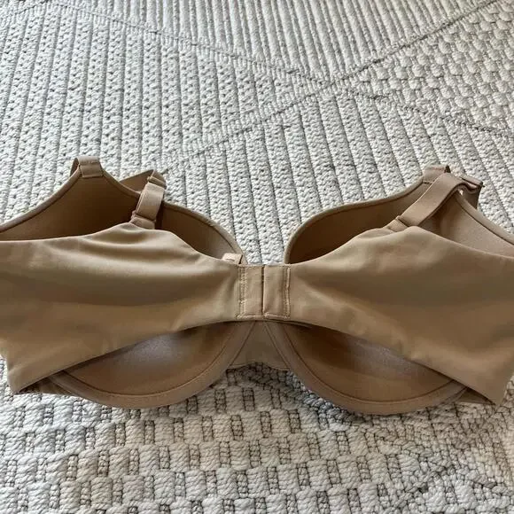 Skims Fits Everybody Push-up Bra - Picture 2 of 5